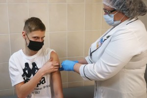 В Беларуси начали вакцинировать детей от 12 лет 